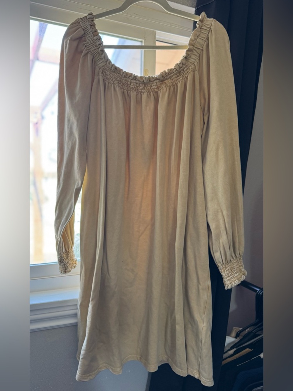 NWT easel dress - Picture 2 of 2